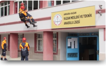 Okulumuz ile AFAD Ekiplerinin Ortaklaşa Yaptığı Yangın Tatbikatı Başarıyla Gerçekleştirildi.